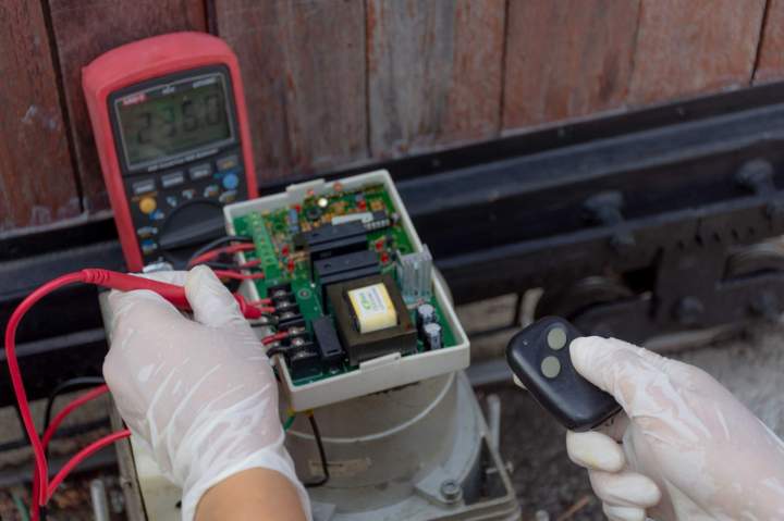 Dépannage portes automatiques Lagny-sur-Marne, Réparation porte automatisée Lagny-sur-Marne, Assistance technique porte automatique Lagny-sur-Marne