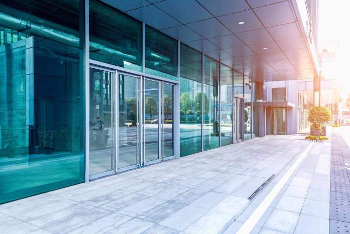 Portes automatiques commerciales Seine-et-Marne